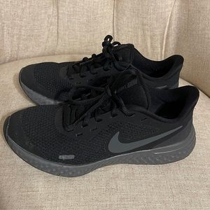 Nike Revolution kids 4y